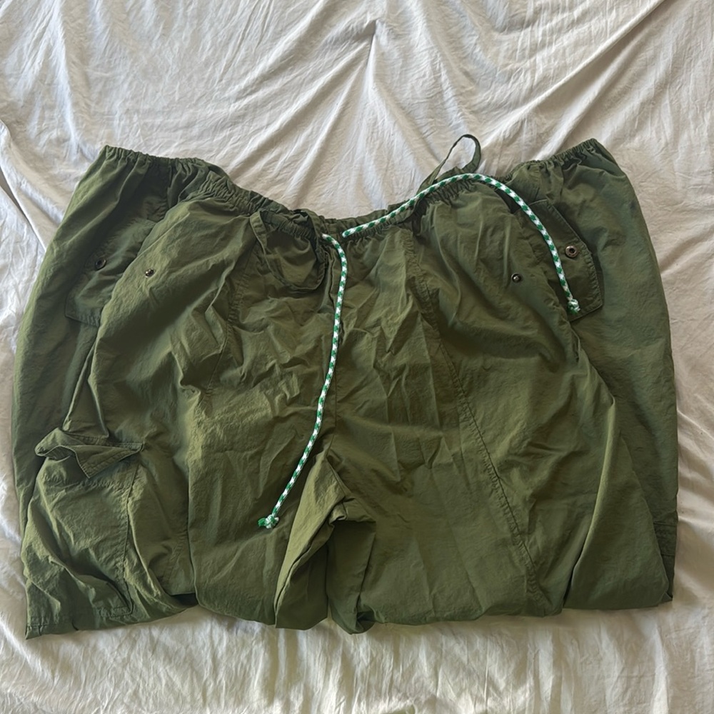 Women’s XS Cargo Pants in green from Urban Outfitters